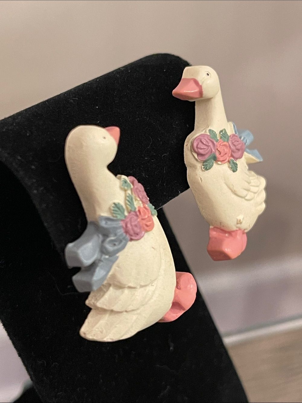 Vintage 1980s or 1990s Country-Style Goose Earrings Porch Goose Silly Goose - Picture 10 of 16